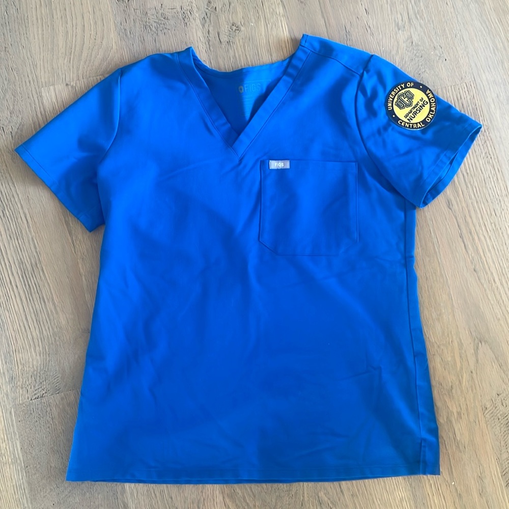 Figs scrub top